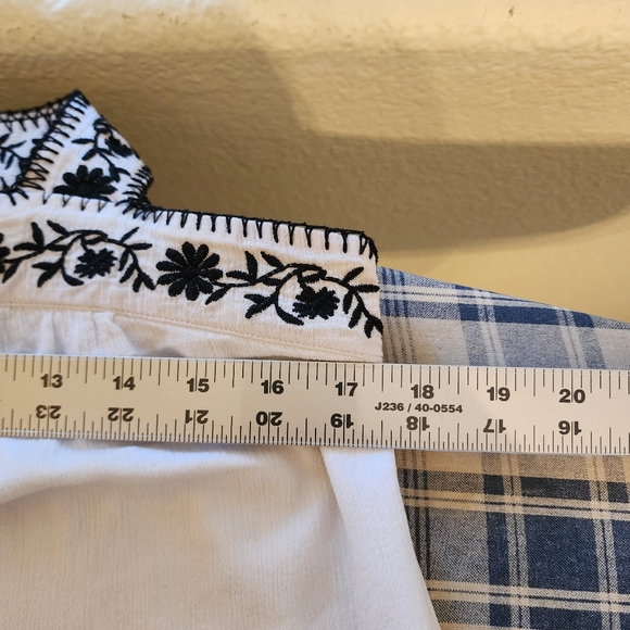 INC White top with black embroidery embellishment - Picture 8 of 9